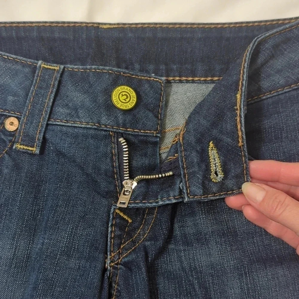 True Religion Riley Mid Rise Bermuda Short, Color Walking Dream Size 26 - Picture 6 of 14